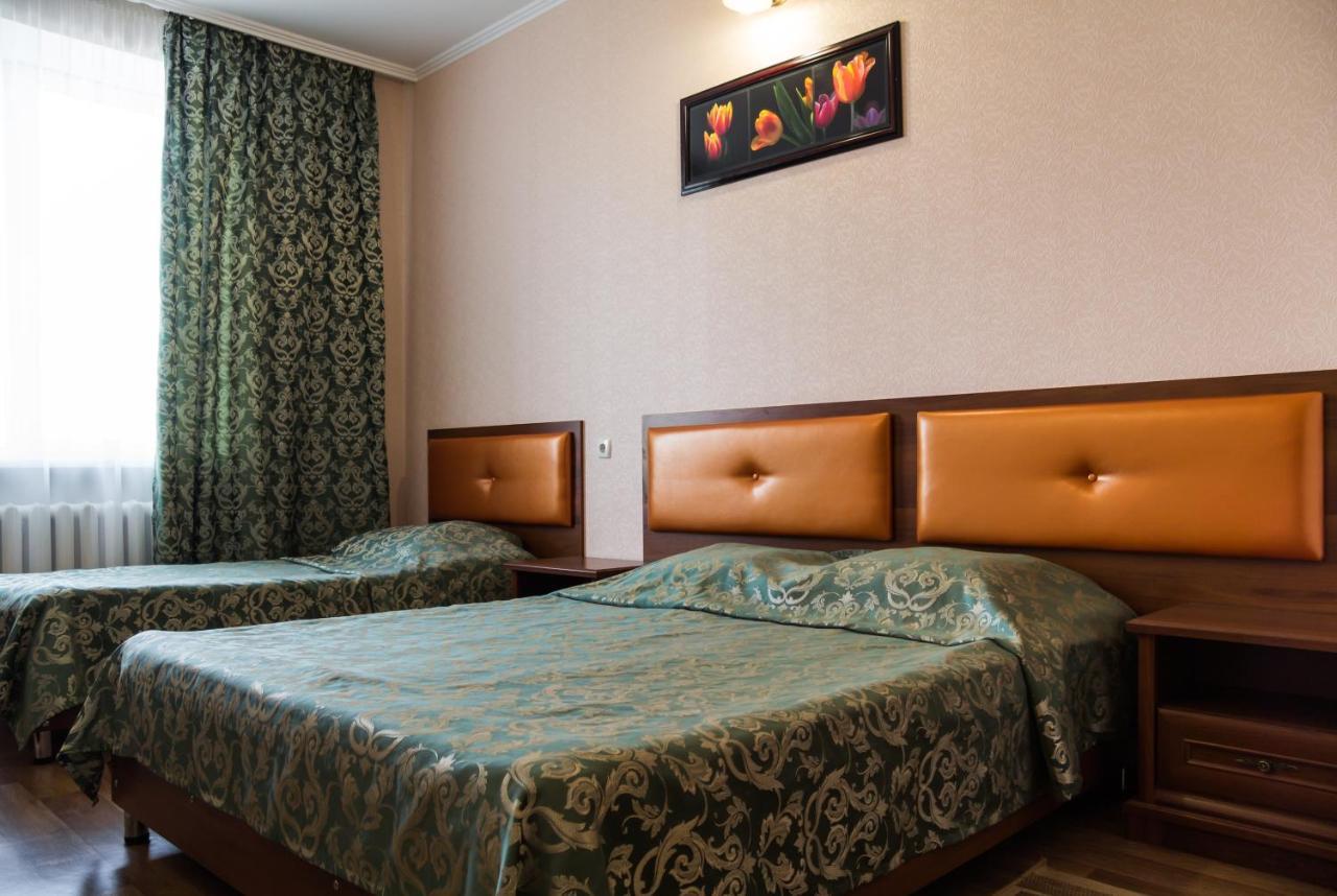 Uman Hotel Экстерьер фото